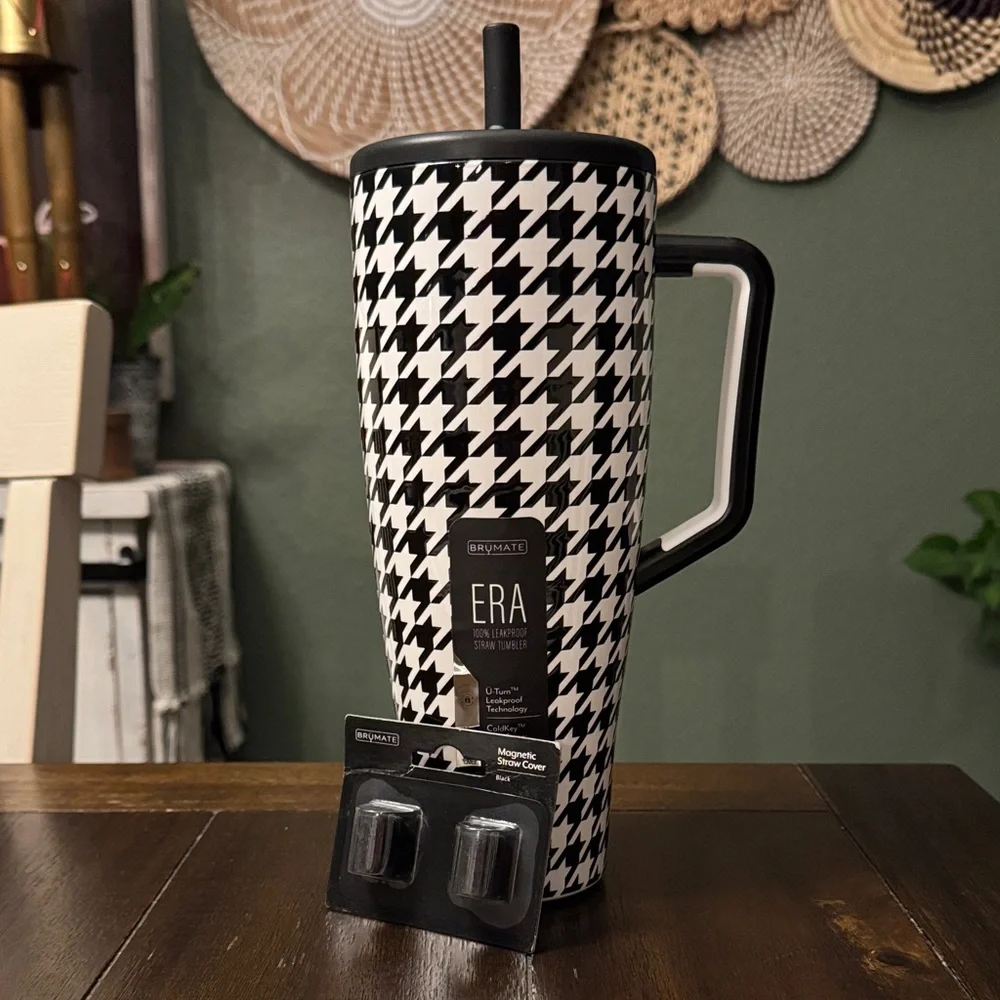 BruMate Era 40oz in Houndstooth with straw covers! New! Limited Edition!!